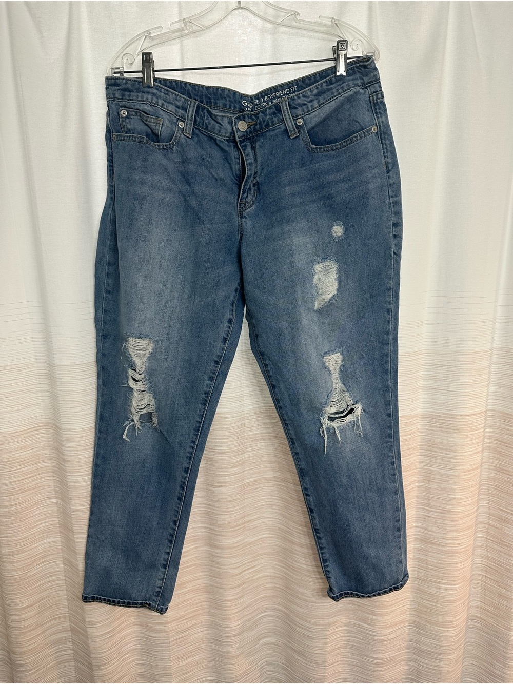 Gap Sexy Boyfriend Fit Distressed Jeans Size 12 / 31